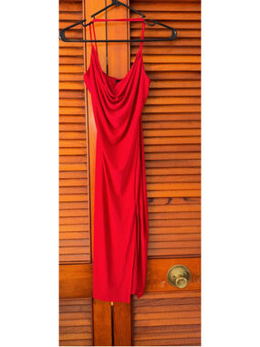 Windsor Red Dress Style #GD151515 CUT#P1517 Size Small Chico